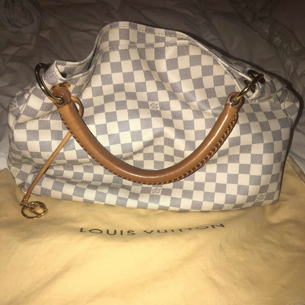 Louis Vuitton Artsy Damier MM